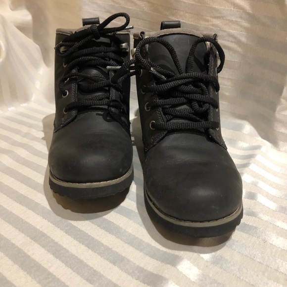 UGG Waterproof Boots! - Picture 7 of 8